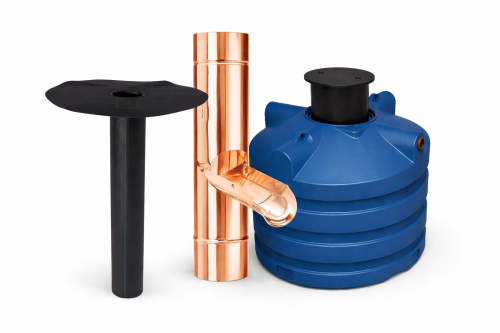 Zorg bij hemelwaterafvoer voor een voldoende afschot en juiste diameter om verstoppingen te voorkomen. Kies het materiaal (PVC, zink, koper of EPDM) dat past bij het daktype en de toepassing. Gebruik altijd passende hulpstukken en bevestigingsmaterialen voor een stabiele montage en plaats waar nodig een bladvanger om vuil buiten het systeem te houden. Regelmatig controleren en reinigen verlengt de levensduur en zorgt voor een betrouwbare afvoer van regenwater.
