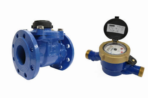 Watermeters worden gebruikt voor het meten en registreren van waterverbruik binnen installaties voor drinkwater, beregening en technische toepassingen. Ze bieden inzicht in verbruik en helpen bij controle en beheer van watergebruik. Watermeters zijn geschikt voor diverse installaties en eenvoudig op te nemen in leidingsystemen voor een betrouwbare en nauwkeurige meting.