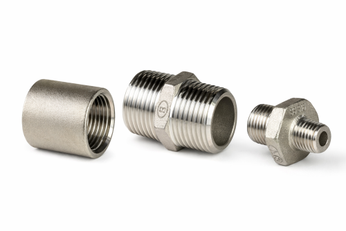 RVS koppelingen worden gebruikt voor het verbinden en afsluiten van leidingen waar hoge eisen worden gesteld aan sterkte en corrosiebestendigheid. Het assortiment bestaat uit RVS draadsokken, pijpnippels, knieën, T- en kruisstukken, eindkappen, verloopnippels en verloopringen, aangevuld met dubbele nippels en tussenkleppen. Daarnaast zijn er flexibele RVS aansluitleidingen voor water beschikbaar voor een betrouwbare en duurzame aansluiting.
