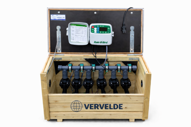 Prefab verdelerkast met computer, 6 zones - met pomp en bron